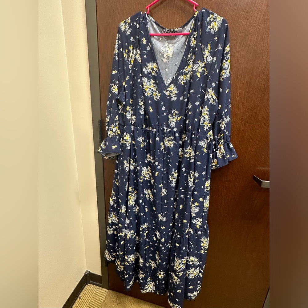 Navy Floral V-Neck Maxi Dress - Modern Women’s Dress